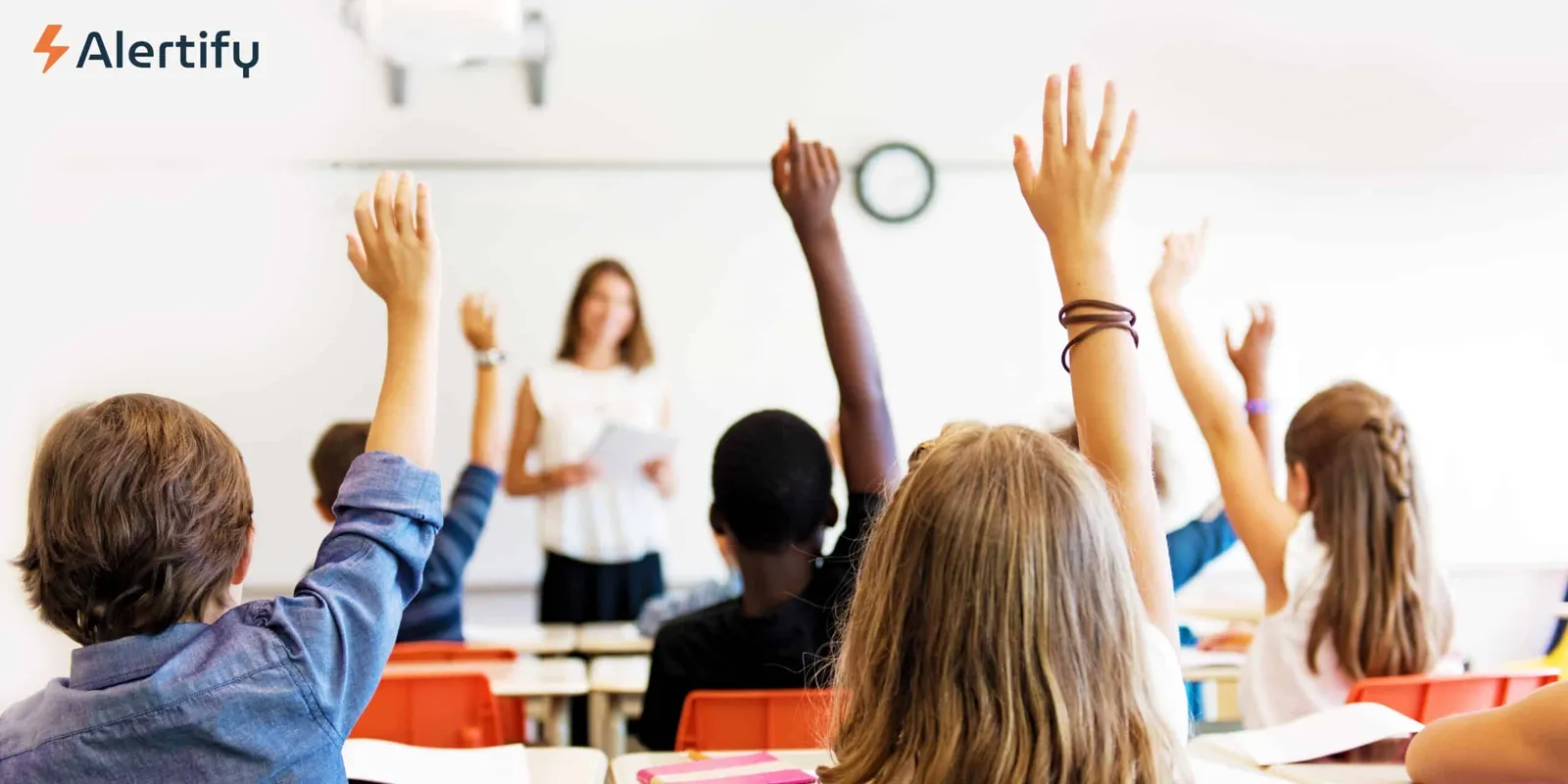 Guia passo a passo para professores responderem a cenários de tiroteio escolar e reforçarem a segurança dos alunos