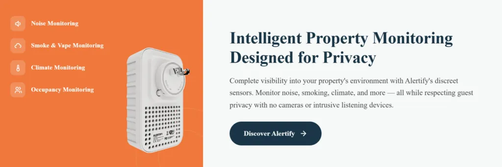 Banner da Alertify com o título Monitorização Inteligente de Imóveis Concebida para a Privacidade, listando monitorização de ruído, fumo e vape, clima e ocupação junto ao sensor plug-in.