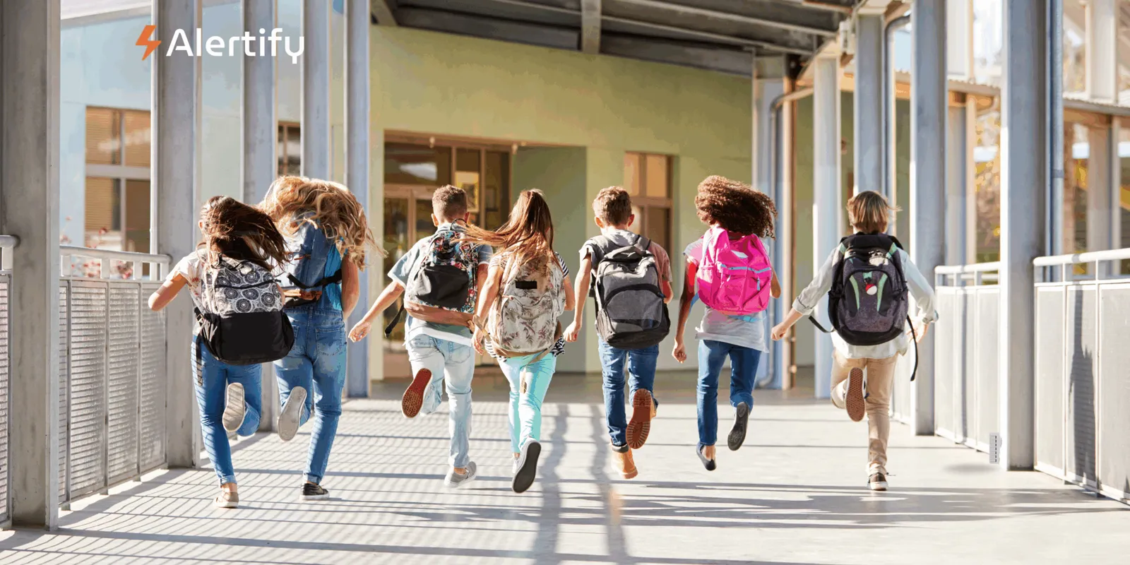 Monitorização Respeitadora da Privacidade: Medir o Ruído Sem Invadir o Espaço dos Alunos